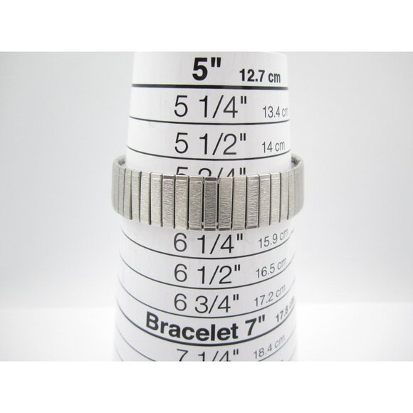 Vtg Women Timex Hand Wind Mechanical Analog 24mm Round Watch (H991) - Picture 4 of 12